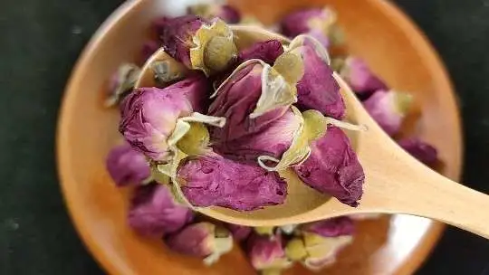 Comercio al por mayor de hierbas chinas orgánicas secas comestibles rosa capullos de flores de té